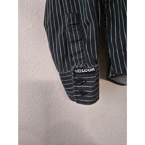 Large Volcom Button Up Pinstripe Business Casual Black Long Sleeve Skater Shirt - Picture 2 of 7